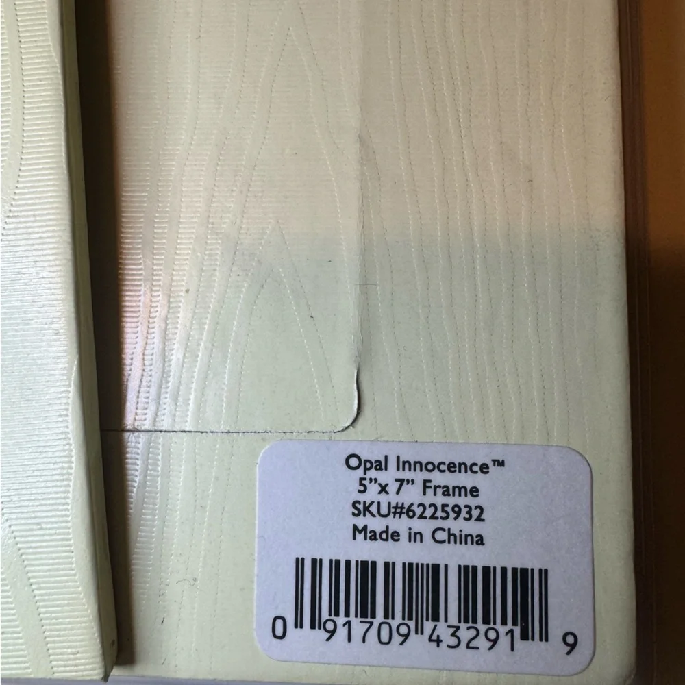 NWT Lenox Opal Innocence Ivory Picture Frame.